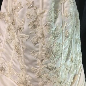 Beautiful wedding dress!!!